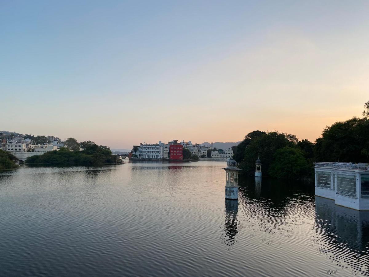 Natural Lake View Hotel Udaipur Exterior photo