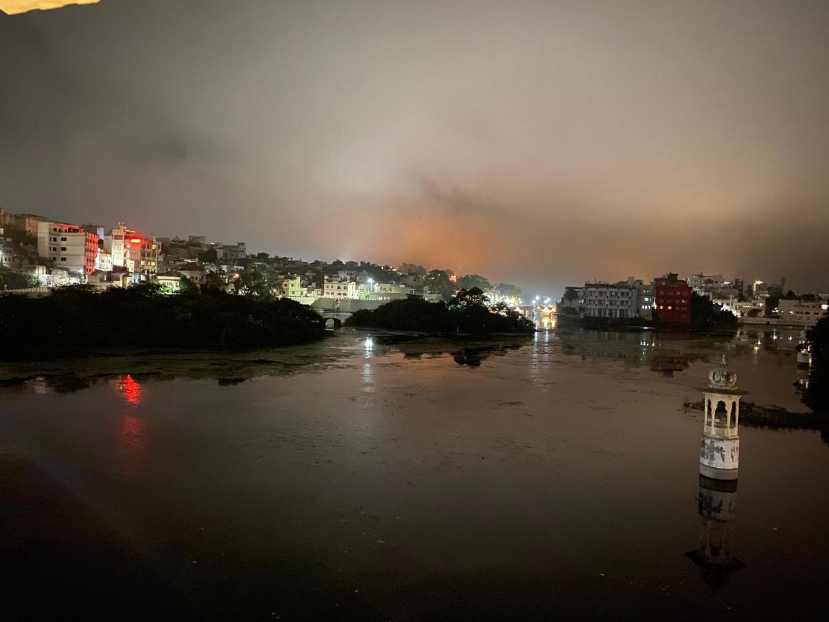 Natural Lake View Hotel Udaipur Exterior photo